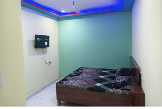 Hotel blue moon