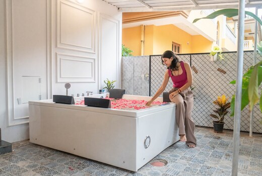The Luxe Cove: 3BHK Jacuzzi Stay @Cavelossim