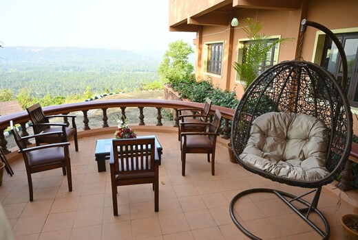Mayura Phalguni River Resort, Pilikula