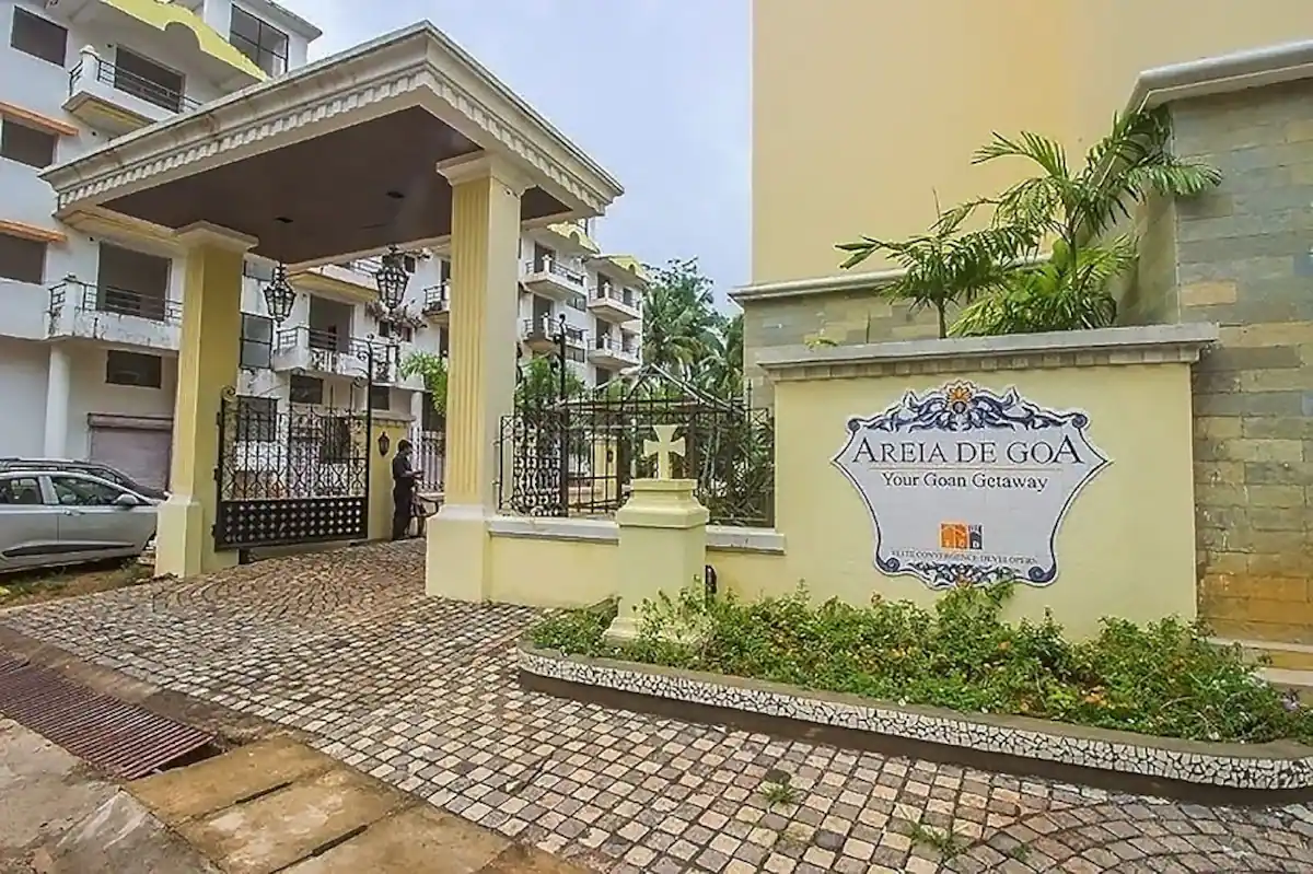 Cosy Studio Apartment,Pool Facing Big Studio