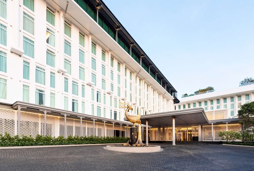 Ramada Plaza by Wyndham Chao Fah
