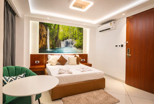 J60 Suites