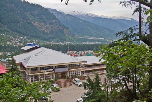 Hotel Ishaan (2 Min drive From Mall Road)