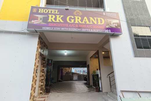 Hotel R K Grand