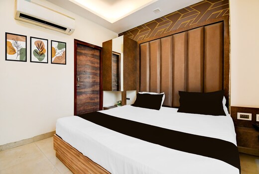 OYO 835663 Hotel Drishti Grand