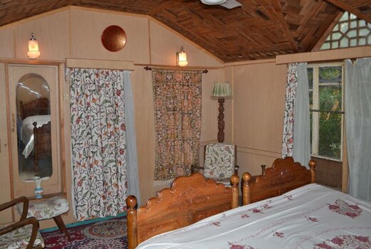 Houseboat Palace Heights