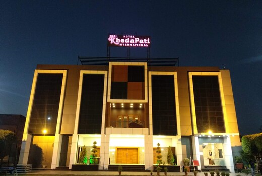 Hotel Shri Khedapati International