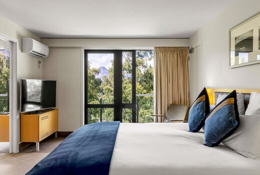 Novotel Queenstown Lakeside
