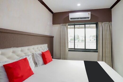 SAPNA LODGING AND BOARDING