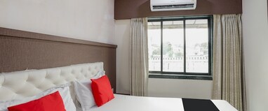 SAPNA LODGING AND BOARDING