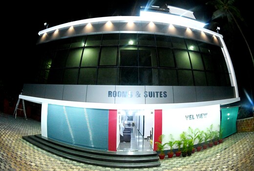 Vel View Rooms & Suites, Jordan River Family Bar & Restaurant