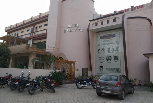 Seven star Bar and Restaurant