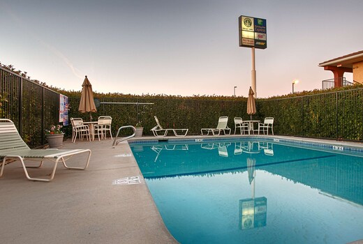 Best Western Willows Inn
