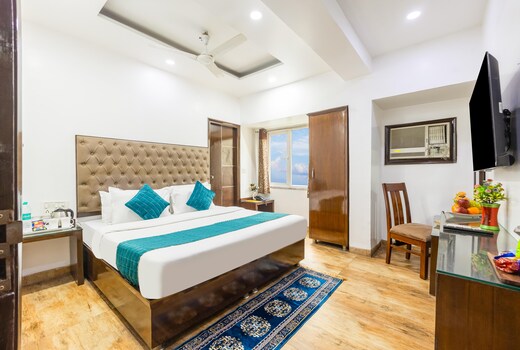 Hotel Kabeer 1 Min from New Delhi Railway Station & Connaught Place