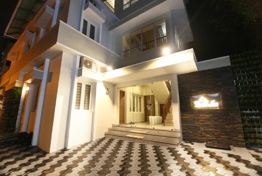 Castilo Inn | Service Apartment