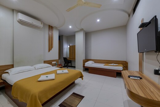 Hotel Adarsh Deluxe