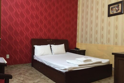 Long Son Hotel