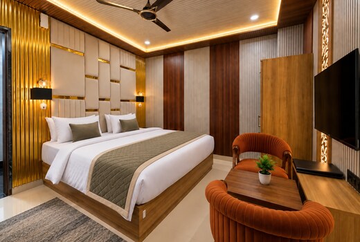 HOTEL AYANSH
