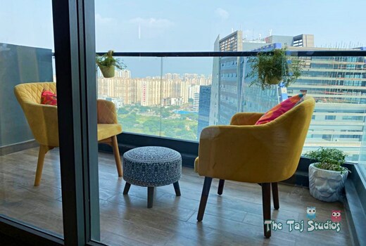 The Taj Studios-Best Luxury Stay at Blue Sapphire