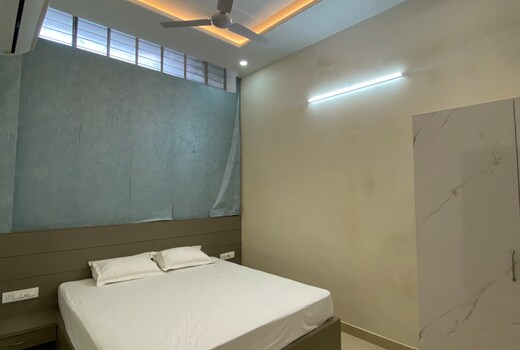 HOTEL RAJGARH PALACE