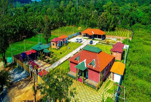 BREEZ RESORTS