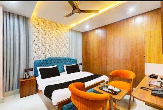 HOTEL AYANSH