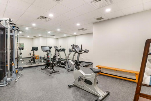 Best Western Plus Crossroads Inn & Suites