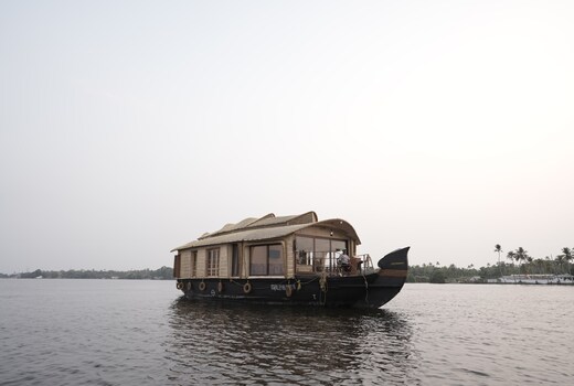 Lotus Lande