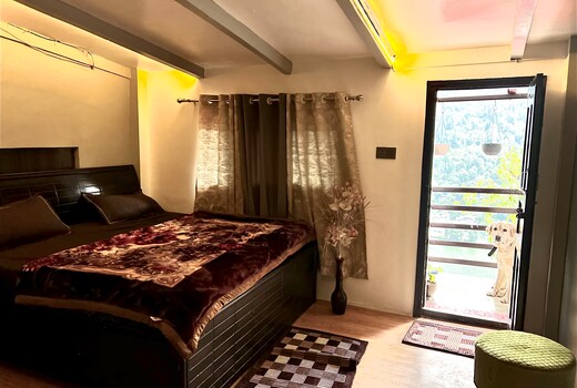 Naini lakefront homestay
