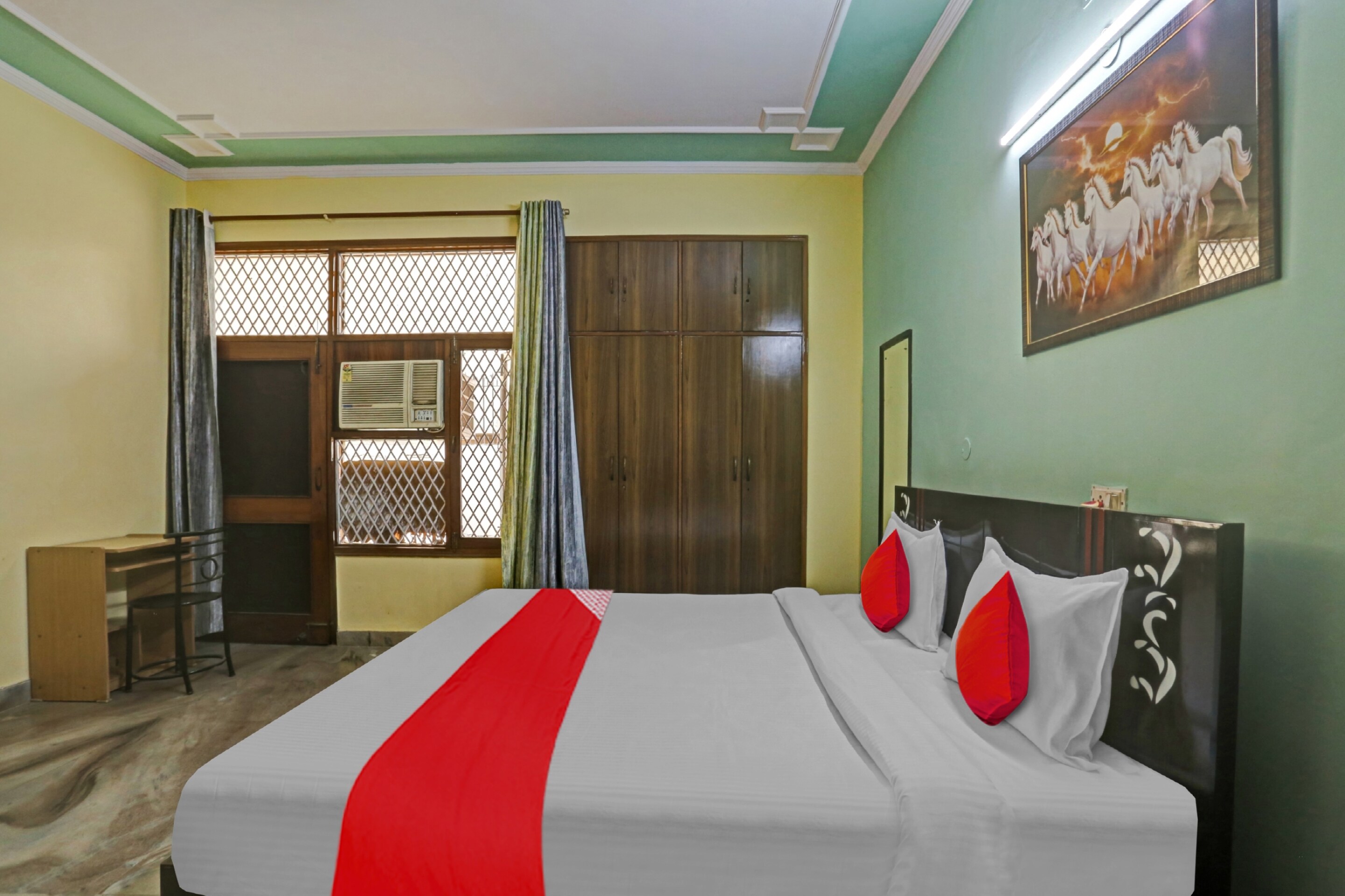 Hotel O Royal Retreat