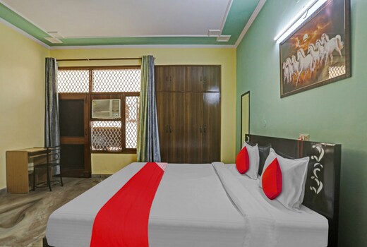 Hotel O Royal Retreat