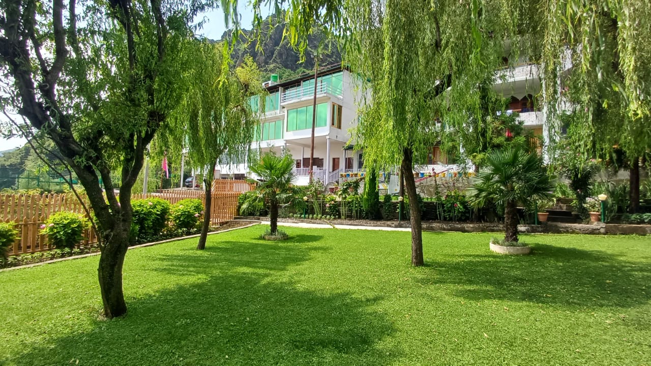 Padshah Pal Resorts and Restaurant