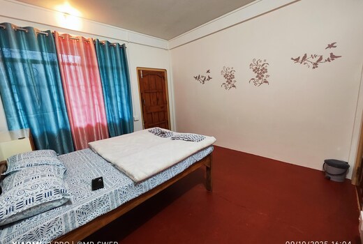 MR SWER HOMESTAY
