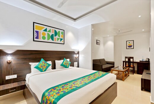 Treebo Aishwarya Grand - 4 Km From Promenade Beach