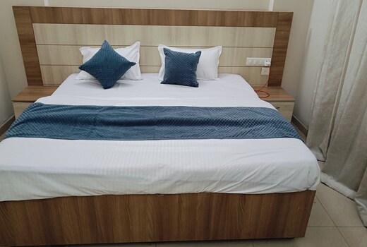 Kiyansh Hotels