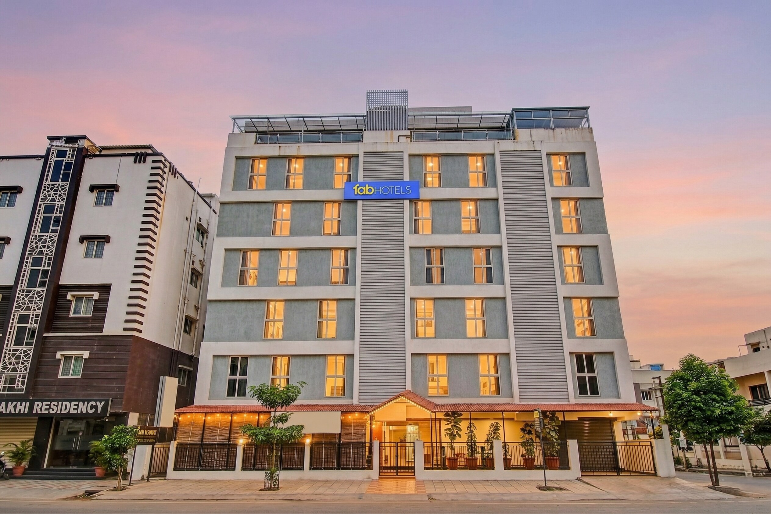 FabHotel The CB Grand - Gachibowli Stadium & DLF, Gachibowli