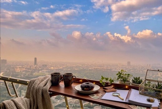 Couples friendly Eveningg Stay At Supernova Noida