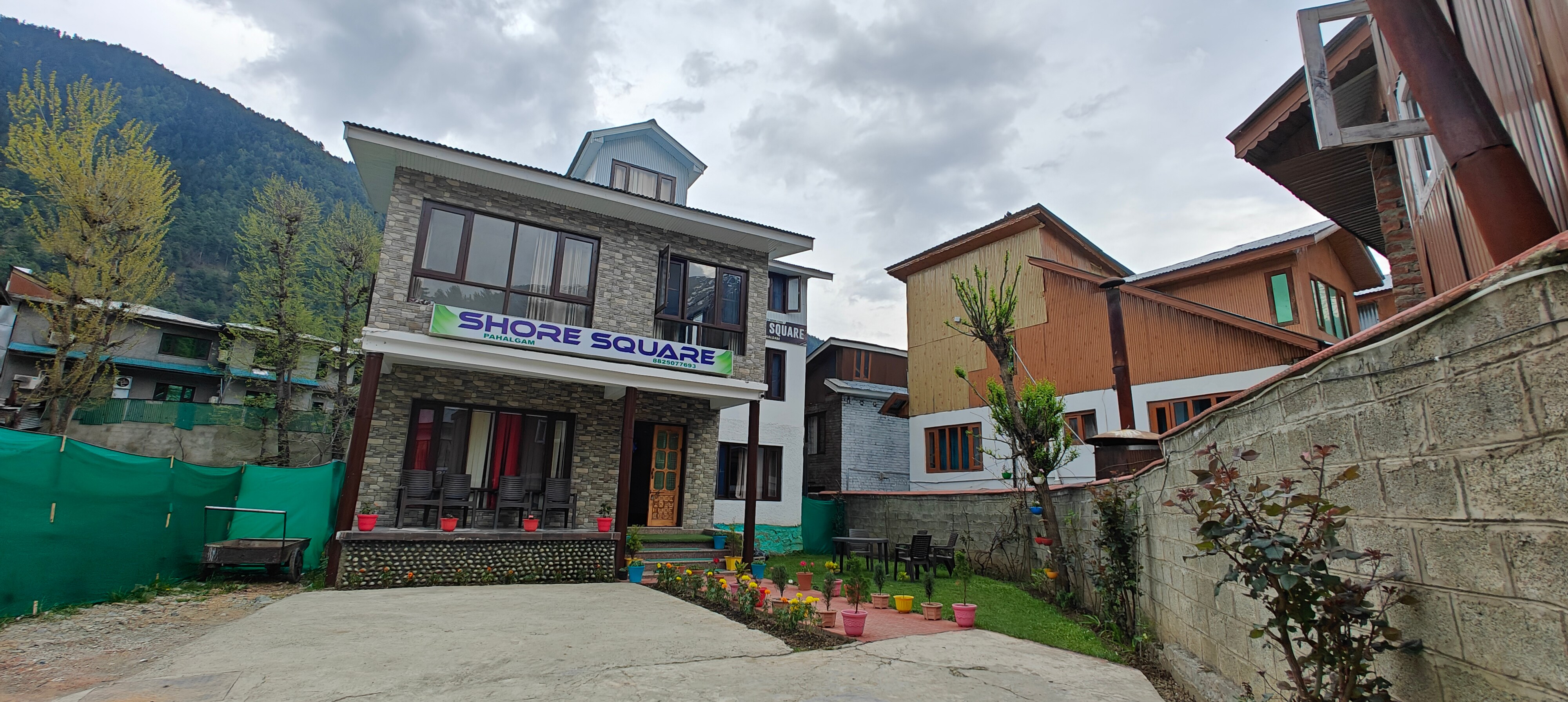 Hotel Shore Square Pahalgam.