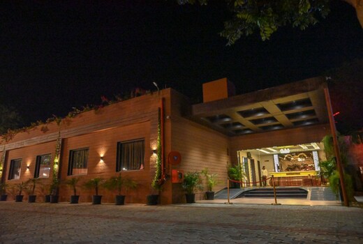M D Farms & Resorts