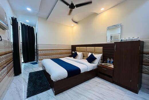 Hotel Abrol Residency