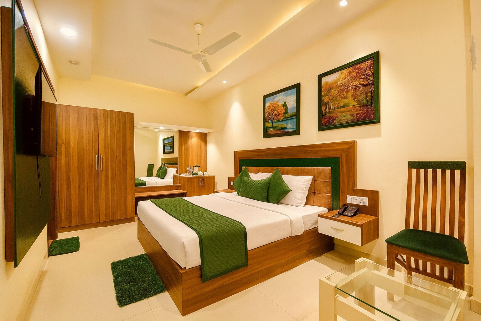 Hotel White House Near Golden Temple