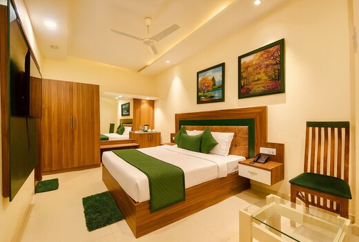 Hotel White House Near Golden Temple