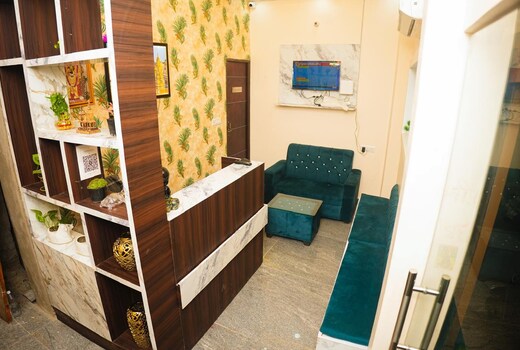 Shiv Darshan P. guest house...