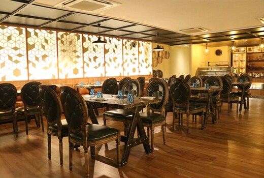 V HOTEL LUCKNOW