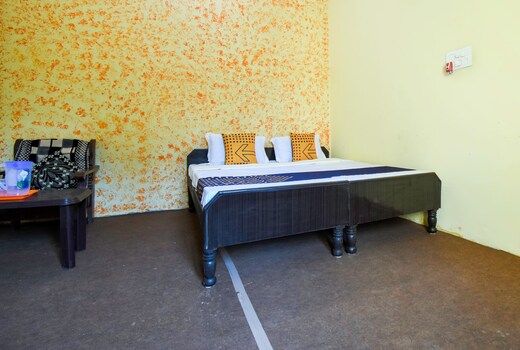 SPOT ON 69430 Saini Guest House