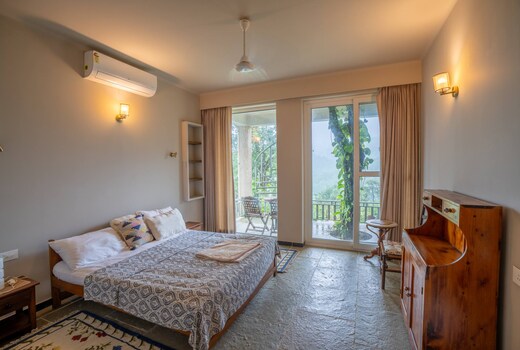 Riverside Retreat | By the Sal Forest & Tons River