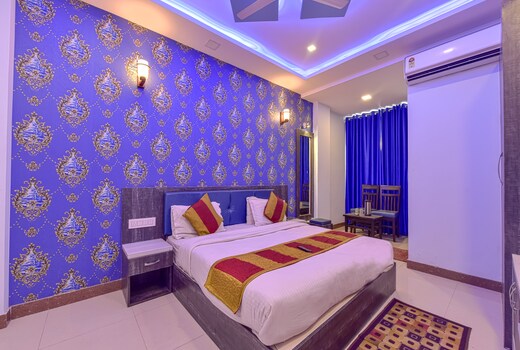 HOTEL GOLDEN LEAF