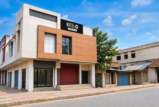 Hotel O Kahilipara Guwahati Formerly Nirvis Grand