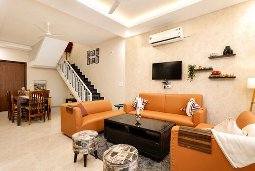 Five Door Retreat 3 BHK FF by Homeyhuts