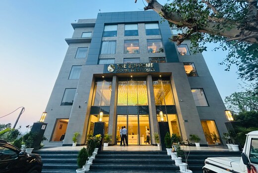 The Supreme Hotel and Banquet